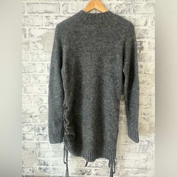 Lovers + Friends | Gray Sweater Dress Lace-up Side Ties - Picture 7 of 9